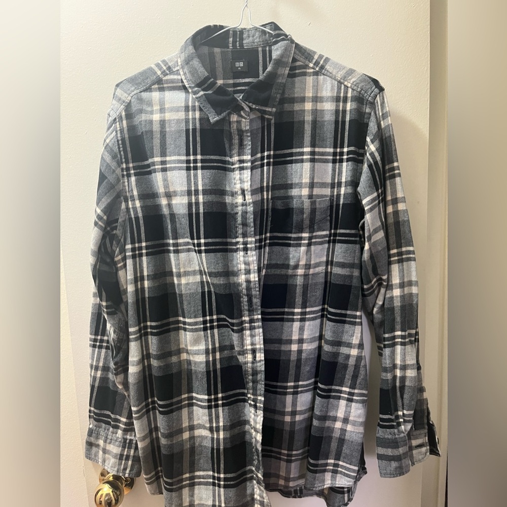 Uniqlo 100% Cotton Flannel Plaid Button Down Shirt